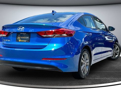 Used 2017 Hyundai Elantra Value Edition w/ Cargo Package FWD image 6