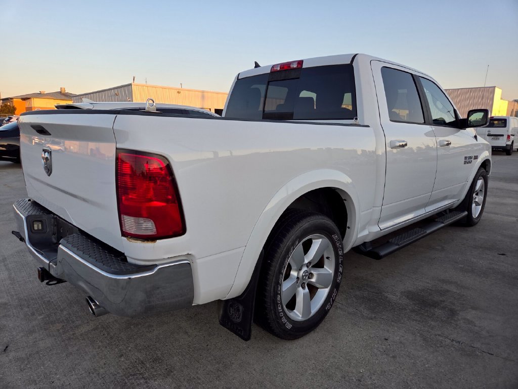 Used 2018 RAM 1500 SLT RWD image 3