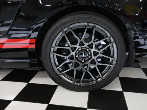 Used 2013 Ford Mustang Shelby GT500 RWD image 34