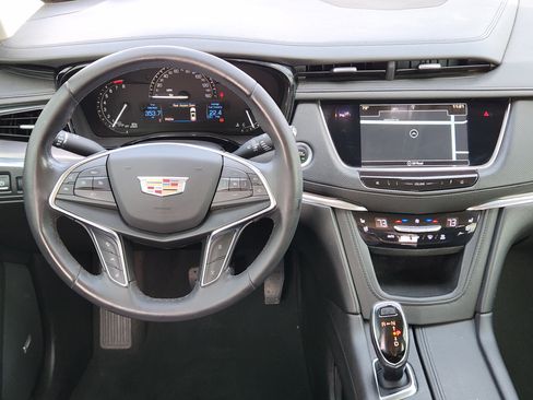 Used 2018 Cadillac XT5 Premium Luxury image 40