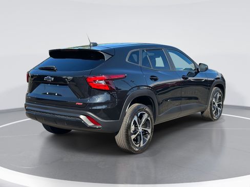 Used 2024 Chevrolet Trax RS image 7