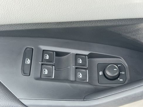 New 2025 Volkswagen Jetta SEL image 18