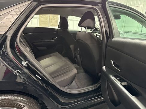 Used 2024 Hyundai Elantra SEL FWD image 13