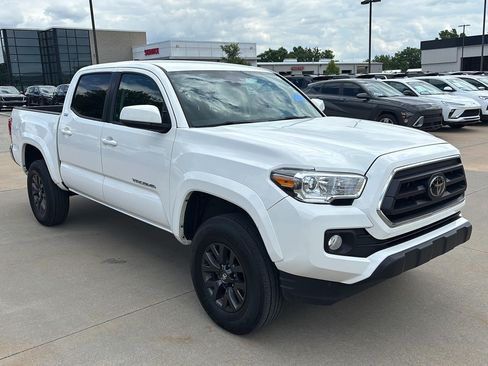 Used 2023 Toyota Tacoma SR5 AWD/4WD image 1