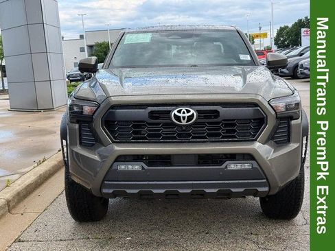 Used 2024 Toyota Tacoma TRD Off-Road w/ TRD Off Road Premium Package AWD/4WD image 8