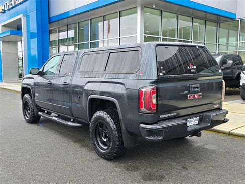 Used 2018 GMC Sierra 1500 SLT image 34