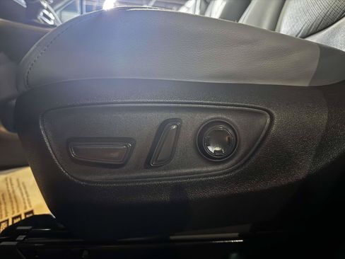 Used 2023 Toyota Sienna Limited AWD/4WD image 18