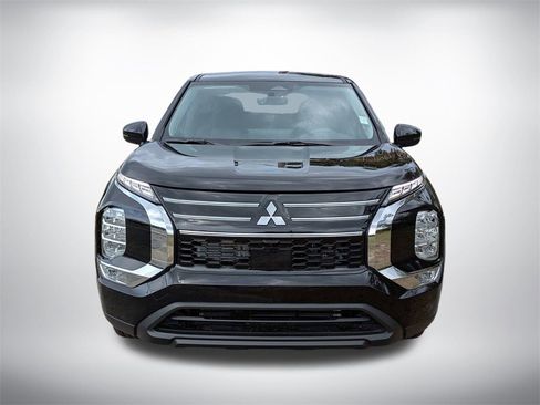 New 2026 Mitsubishi Outlander ES image 9