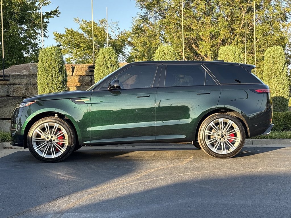 New 2027 Land Rover Range Rover Sport Autobiography AWD/4WD image 2