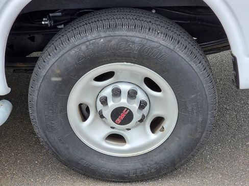 Used 2024 GMC Savana 2500 w/ Driver Convenience Package RWD image 15