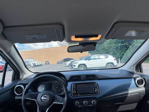 Used 2025 Nissan Versa SV FWD image 31