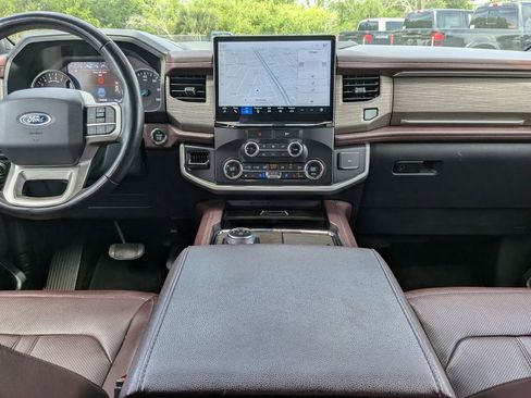 Used 2022 Ford Expedition Max Limited image 15