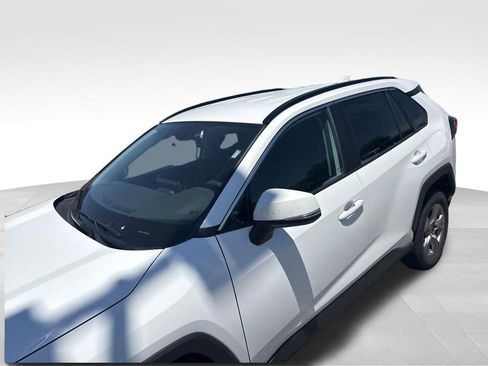 Used 2024 Toyota RAV4 XLE FWD image 3
