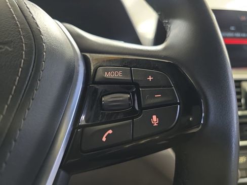 Used 2019 BMW 530i w/ Convenience Package image 21