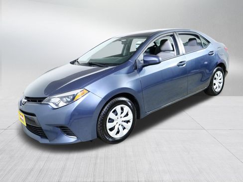 Used 2016 Toyota Corolla LE FWD image 3