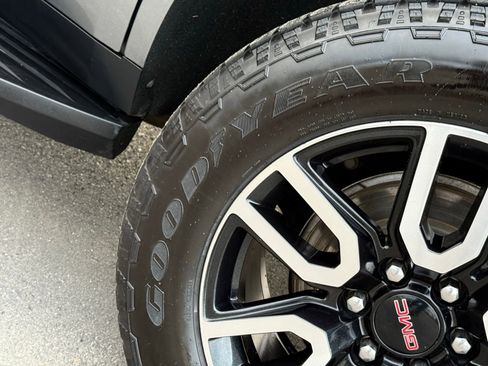 Used 2021 GMC Yukon AT4 AWD/4WD image 16