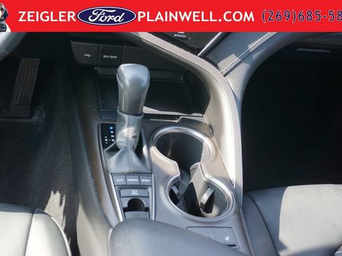 Used 2022 Toyota Camry SE w/ Cold Weather Package AWD/4WD image 15