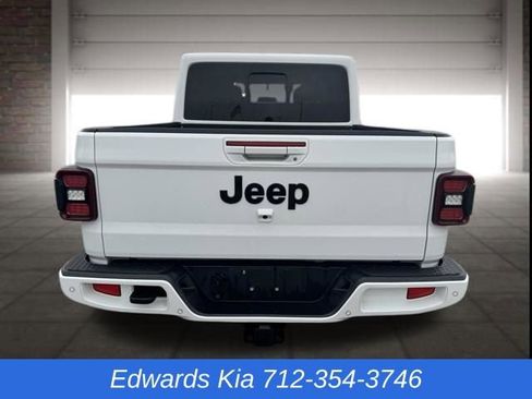 Used 2021 Jeep Gladiator Overland image 5