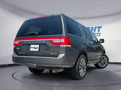 Used 2016 Lincoln Navigator Select RWD image 5