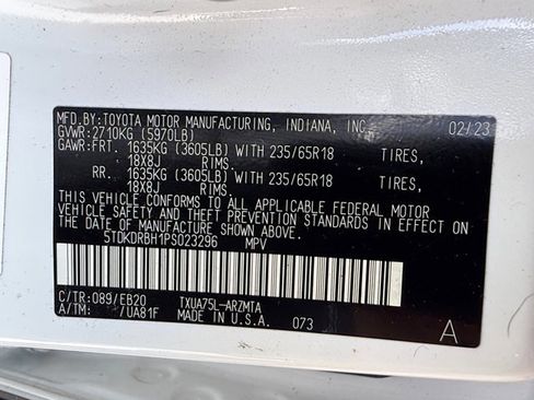 Used 2023 Toyota Highlander XLE AWD/4WD image 40