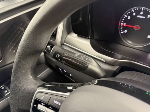 Used 2023 Kia Sorento LX image 17