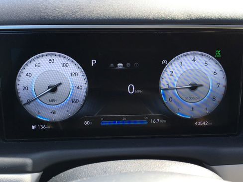 Used 2022 Hyundai Tucson SEL w/ Convenience + Premium Package AWD/4WD image 2