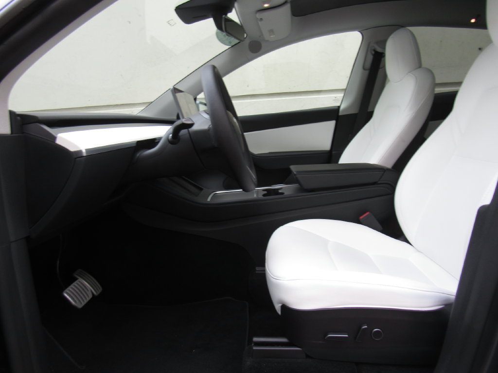 Used 2022 Tesla Model Y Performance AWD/4WD image 10