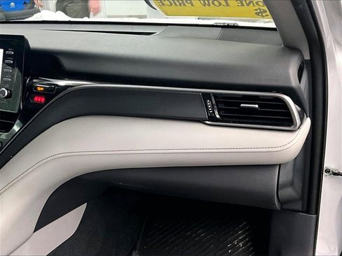 Used 2022 Toyota Camry SE image 13