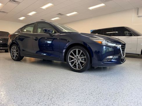 Used 2018 MAZDA MAZDA3 Grand Touring w/ Premium Equipment Package FWD image 10