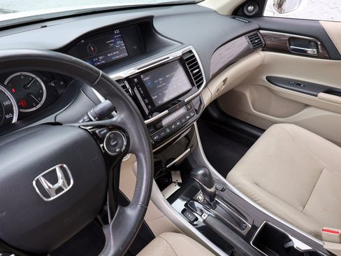 Used 2016 Honda Accord EX-L image 37