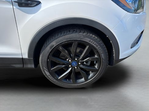 Used 2018 Ford Escape SE w/ SE Sport Appearance Package AWD/4WD image 29