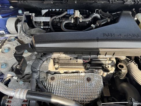 Used 2019 Nissan Rogue SV AWD/4WD image 14
