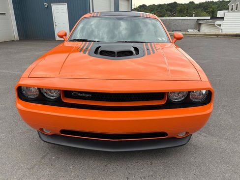 Used 2014 Dodge Challenger R/T RWD image 8
