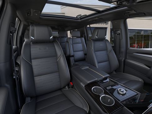 New 2026 Cadillac Escalade ESV Luxury AWD/4WD image 16