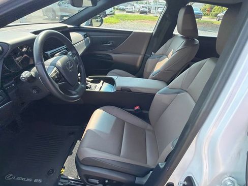 Used 2025 Lexus ES 350 w/ Premium Package FWD image 9