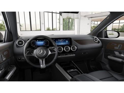 New 2026 Mercedes-Benz GLA 250 4MATIC image 3
