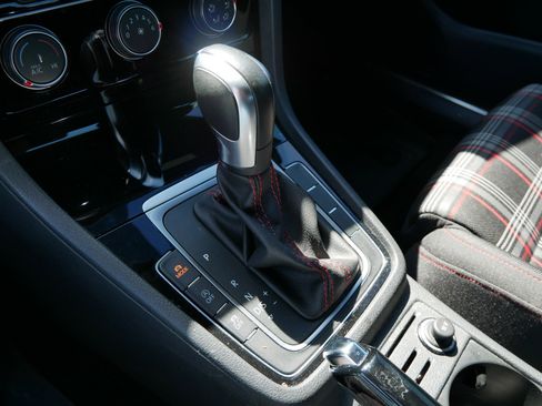 Used 2020 Volkswagen GTI S image 20