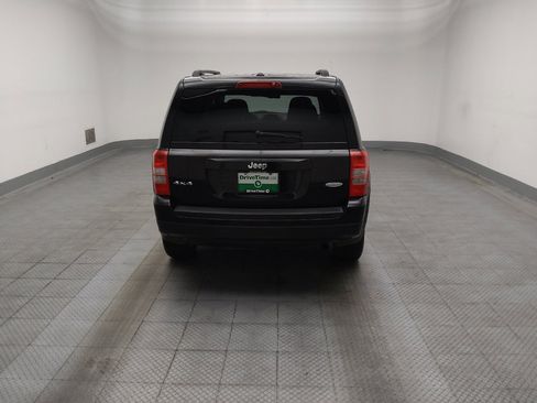 Used 2014 Jeep Patriot Latitude AWD/4WD image 6
