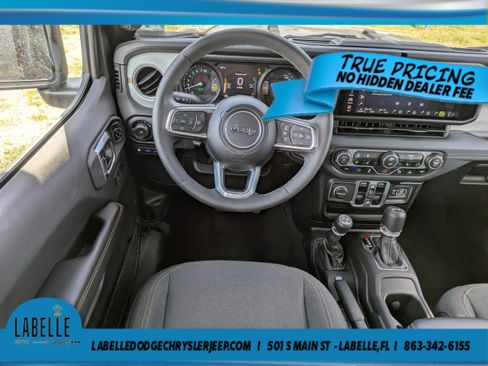 Used 2025 Jeep Wrangler Unlimited Sahara w/ Safety Group AWD/4WD image 14