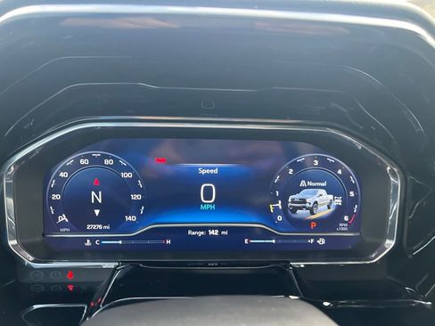 Used 2023 Chevrolet Silverado 1500 LT Trail Boss w/ LPO, Dark Essentials Package image 15