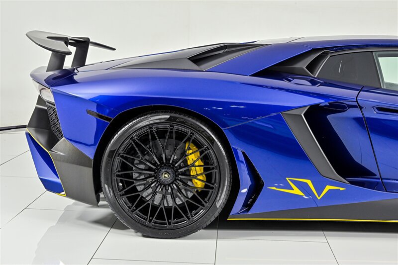 Used 2017 Lamborghini Aventador LP 750-4 Superveloce AWD/4WD image 22