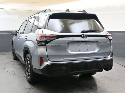 Used 2025 Subaru Forester Premium AWD/4WD image 4