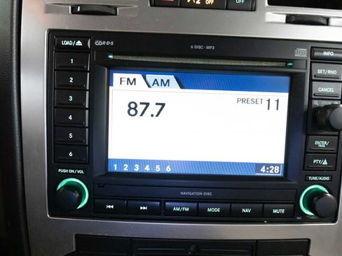 Used 2005 Chrysler 300 C w/ Navigation & Sound Group II RWD image 25