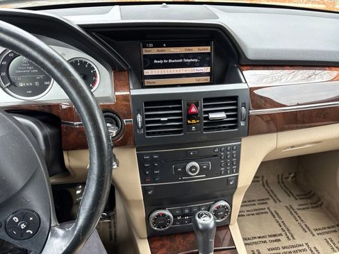 Used 2011 Mercedes-Benz GLK 350 4MATIC image 17