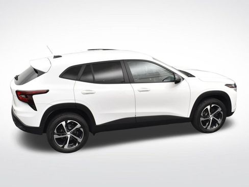 Used 2024 Chevrolet Trax RS FWD image 29