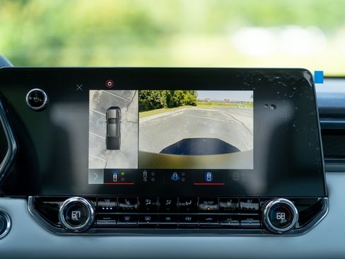 Used 2024 GMC Canyon AT4X AWD/4WD image 32