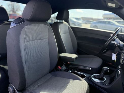 Used 2018 Volkswagen Beetle S image 20