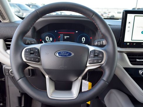 New 2026 Ford Explorer Active w/ Active Comfort Package RWD image 6