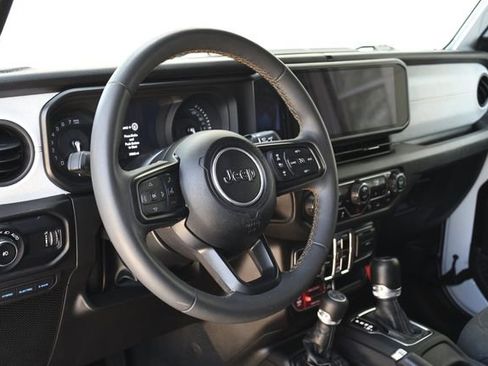 Used 2024 Jeep Wrangler Willys image 22
