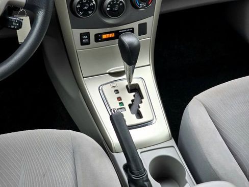 Used 2011 Toyota Corolla LE image 20